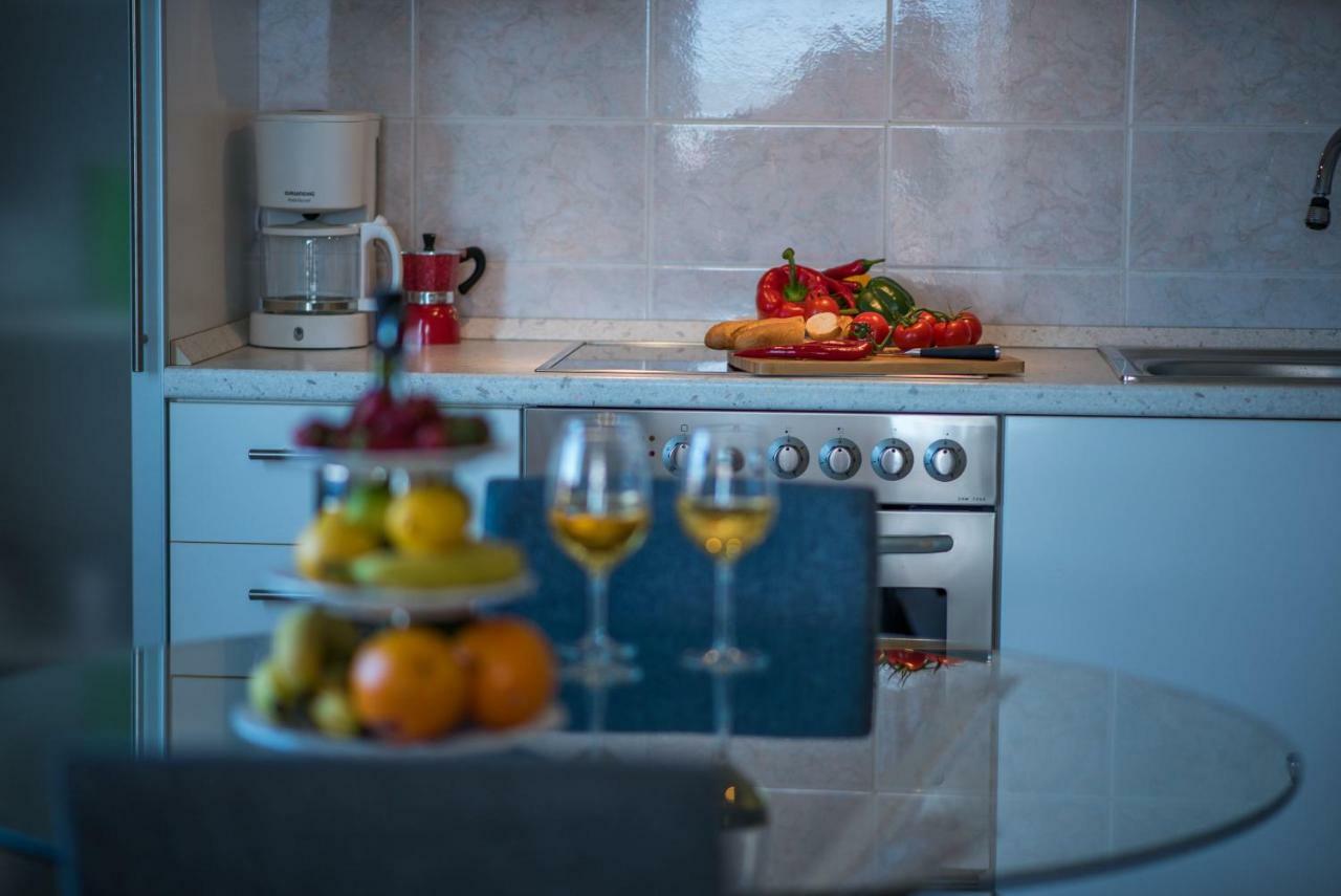 Apartment Luna Malinska Buitenkant foto