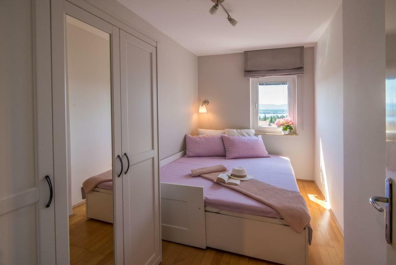 Apartment Luna Malinska Buitenkant foto