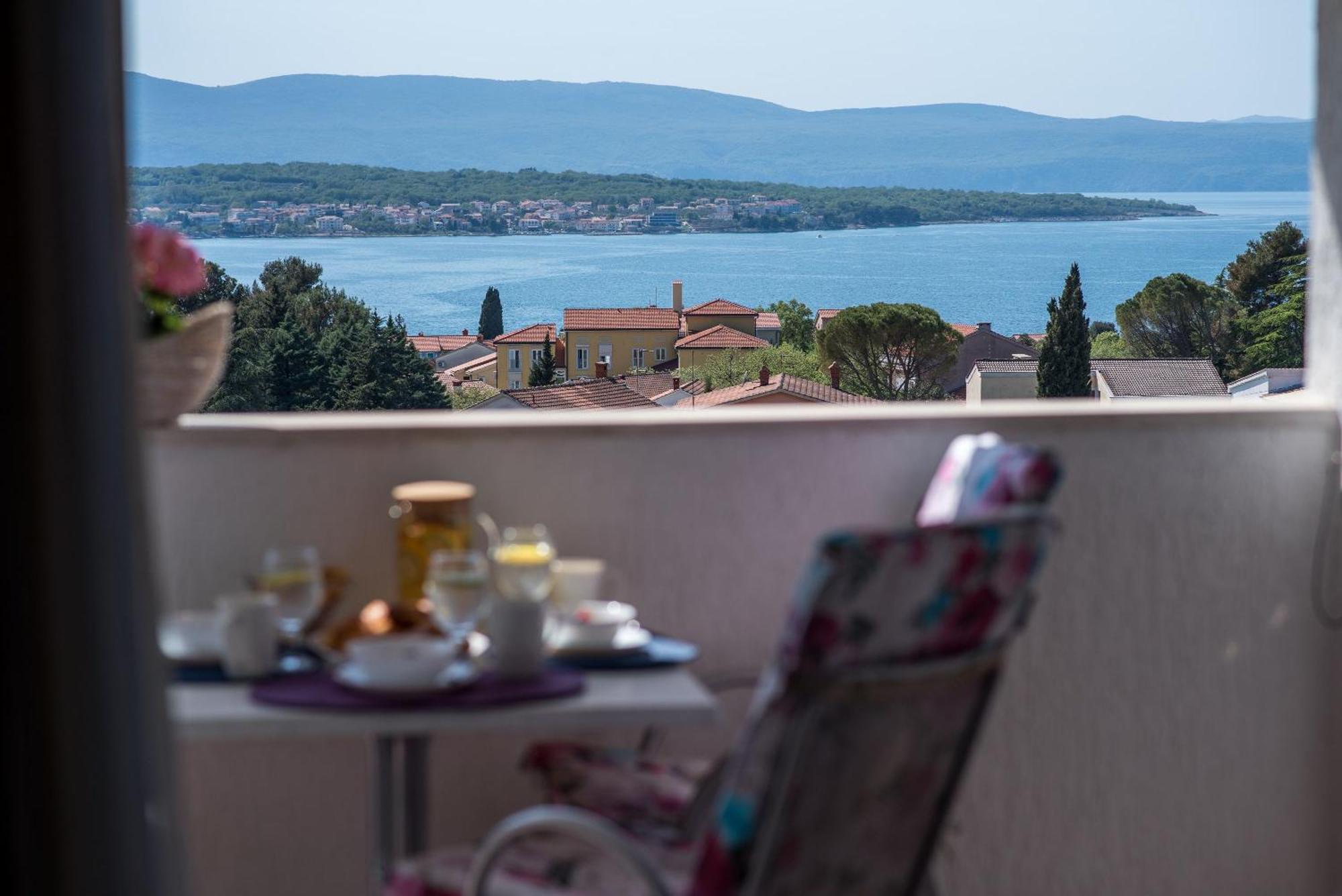 Apartment Luna Malinska Buitenkant foto